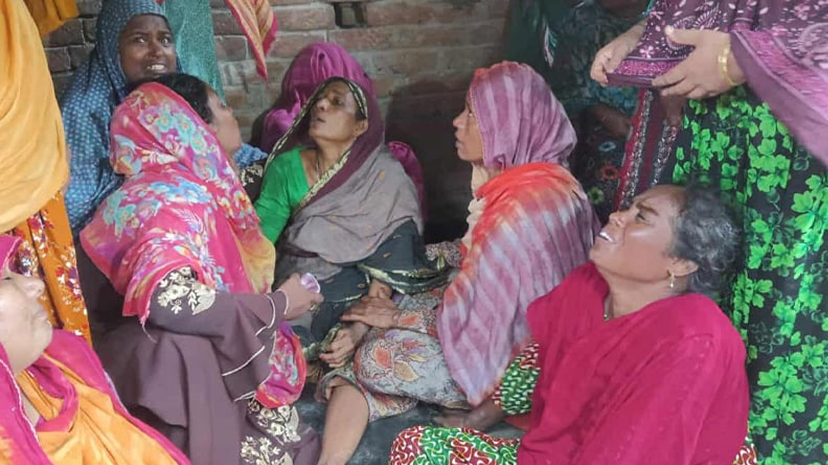 ঋণের চাপে স্ত্রী-সন্তানকে হত্যা করে কৃষকের আত্মহত্যা