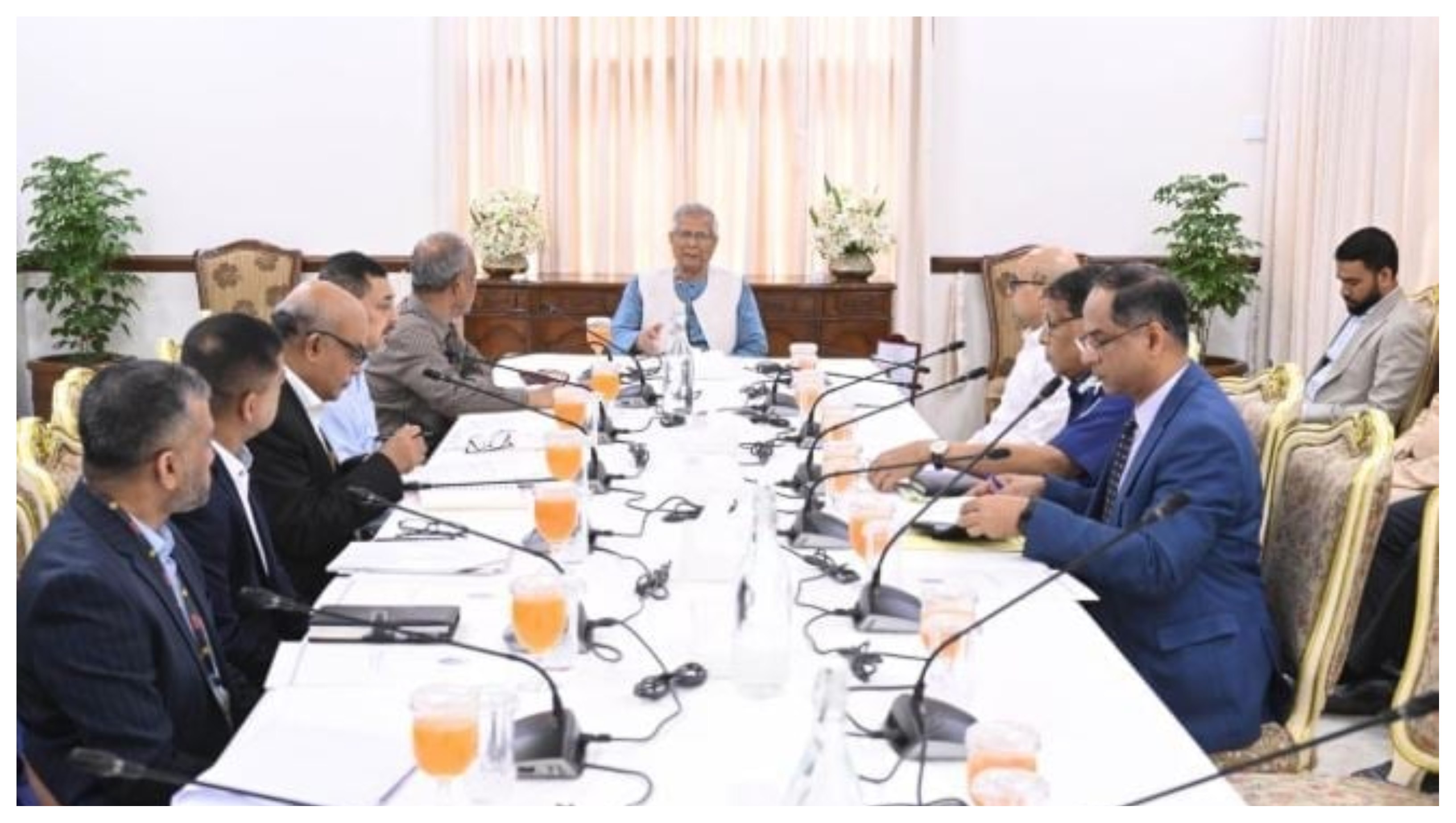 নির্বাচন স্বচ্ছ রাখতে আইনশৃঙ্খলা বাহিনীর জন্য দ্রুত বডি ক্যামেরা ক্রয়ের নির্দেশ