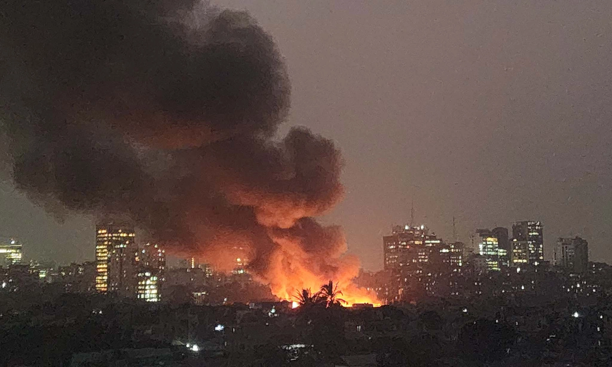 কড়াইল বস্তিতে আগুন, বহুঘর পুড়ে ছাই